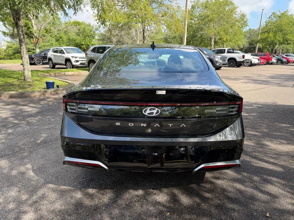 Used 2025 Hyundai Sonata SEL FWD image 5