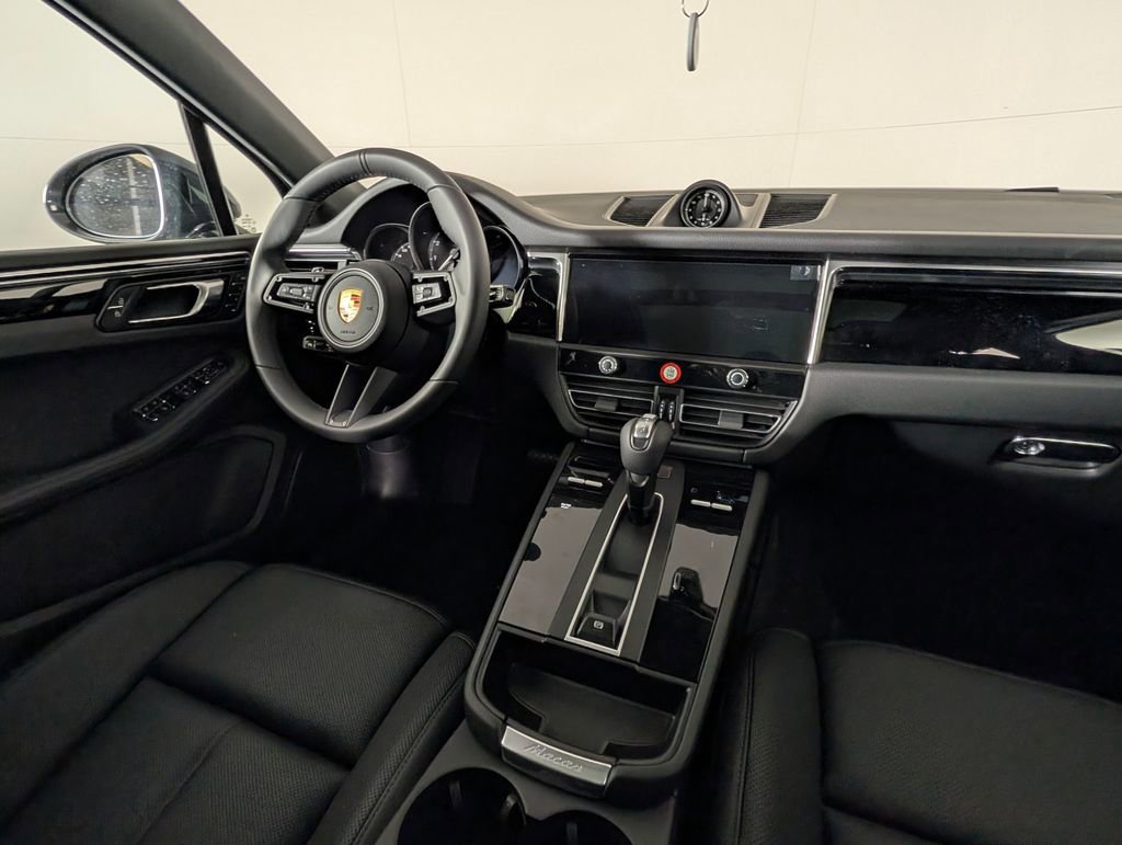 New 2026 Porsche Macan image 24