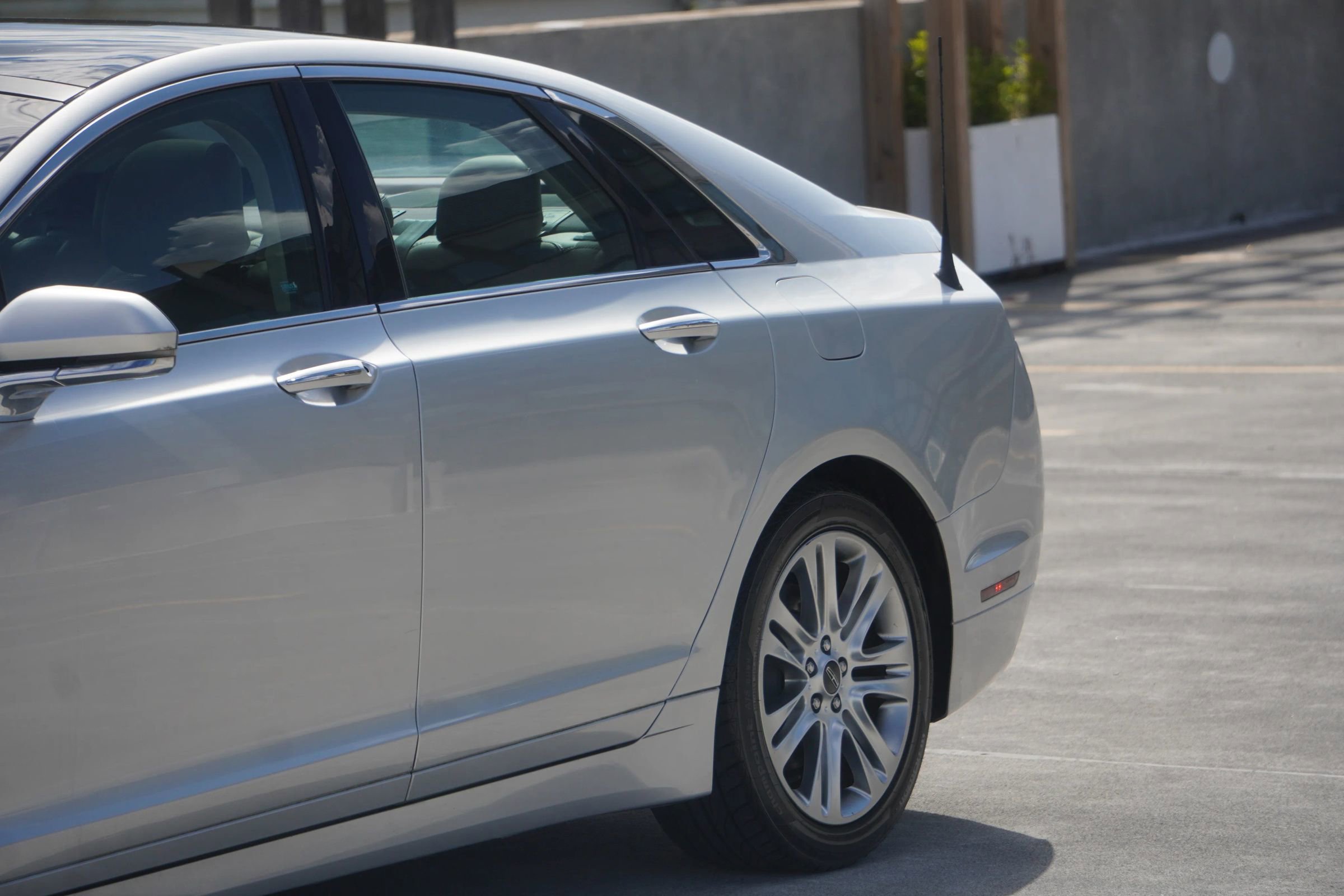 Used 2014 Lincoln MKZ Sedan 4D w/ Equipment Group 102A Reserve image 34