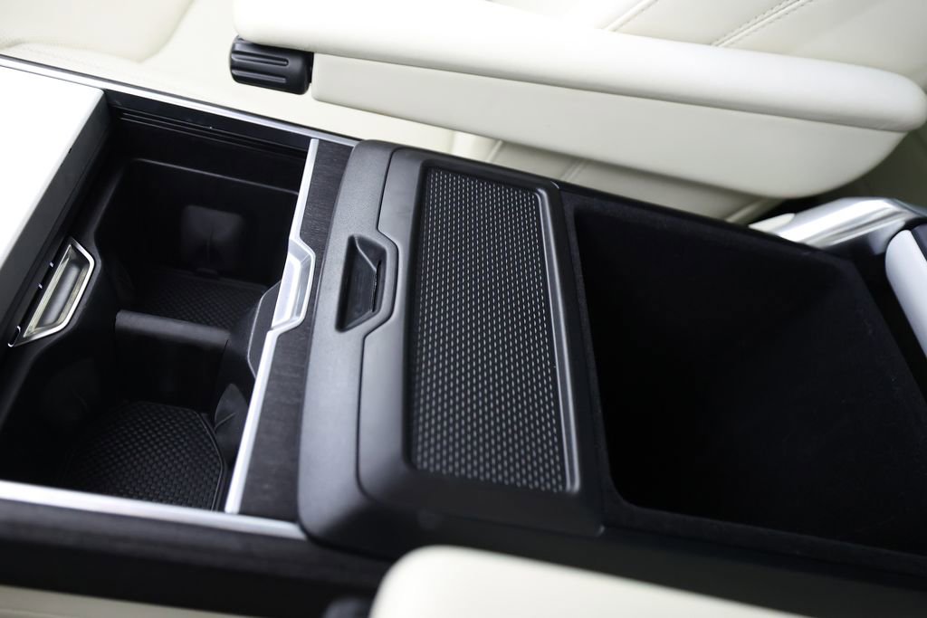 Used 2024 Land Rover Range Rover SE image 42