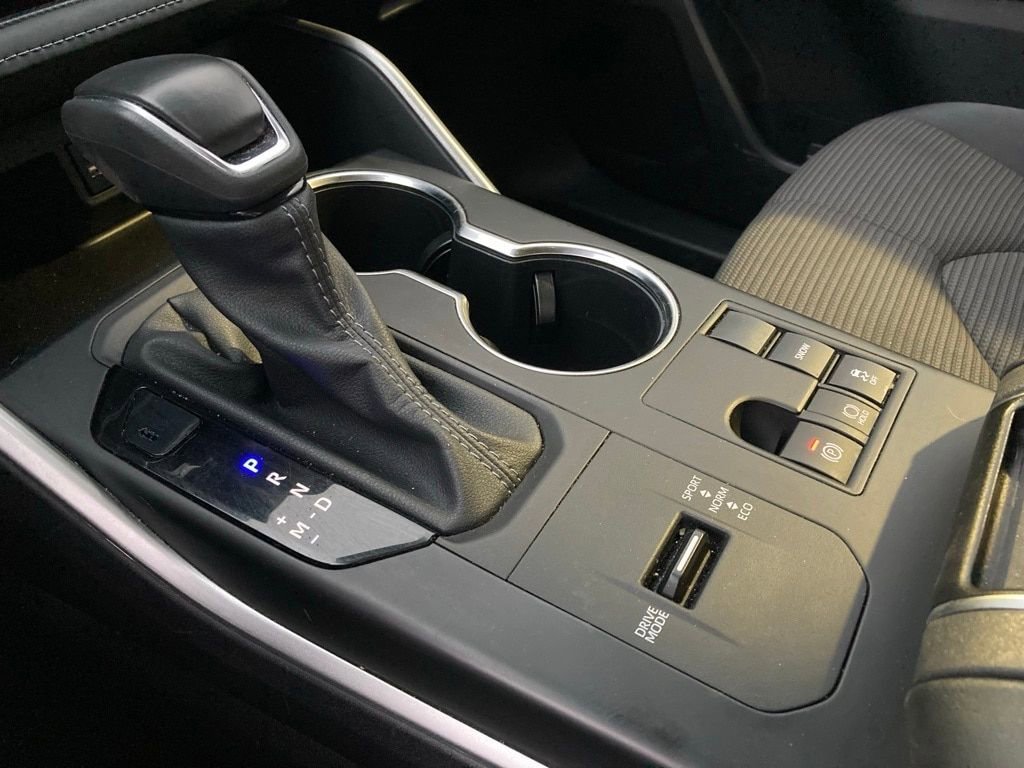 Used 2025 Toyota Highlander LE image 25