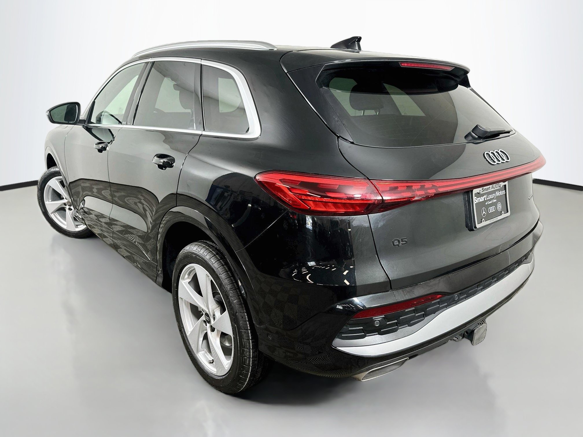 Used 2025 Audi Q5 Premium Plus w/ Premium Plus AWD/4WD image 5