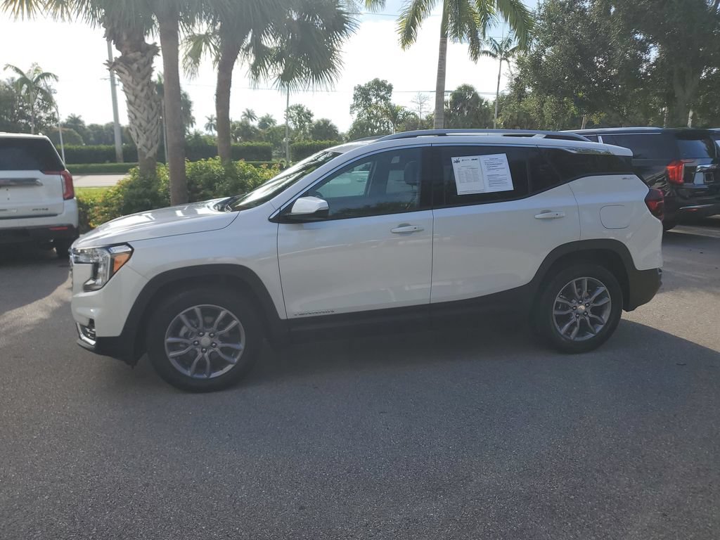 Certified 2023 GMC Terrain SLT w/ Infotainment Package II AWD/4WD image 2