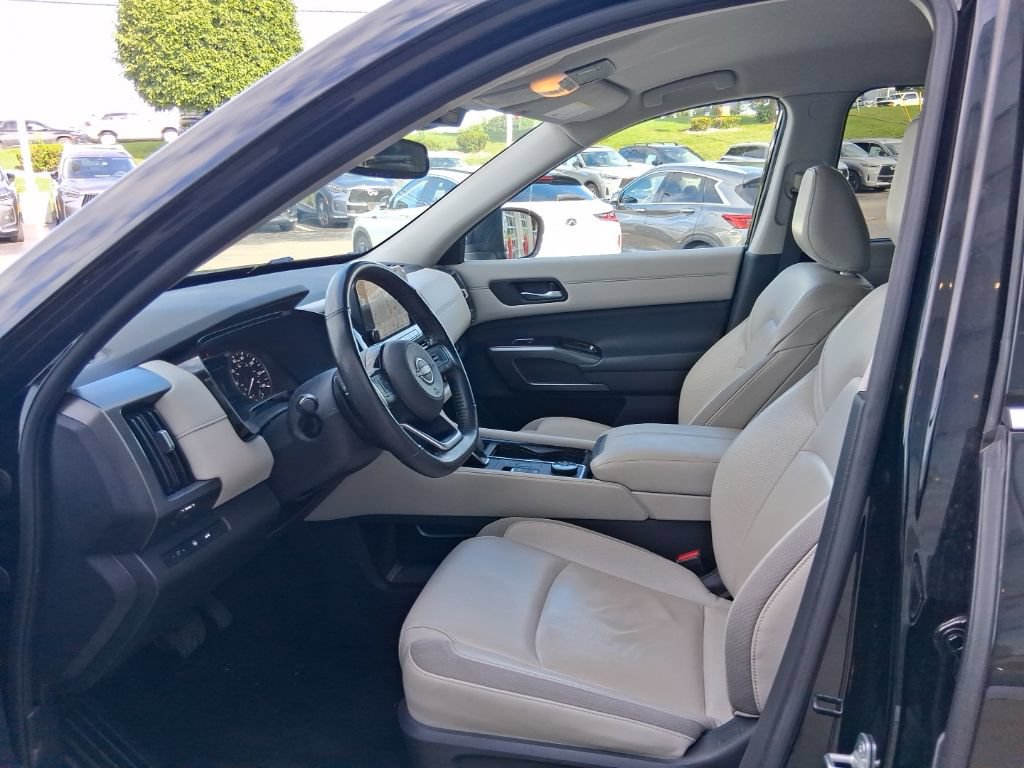 Used 2022 Nissan Pathfinder SL w/ Lighting Package (N92) AWD/4WD image 23