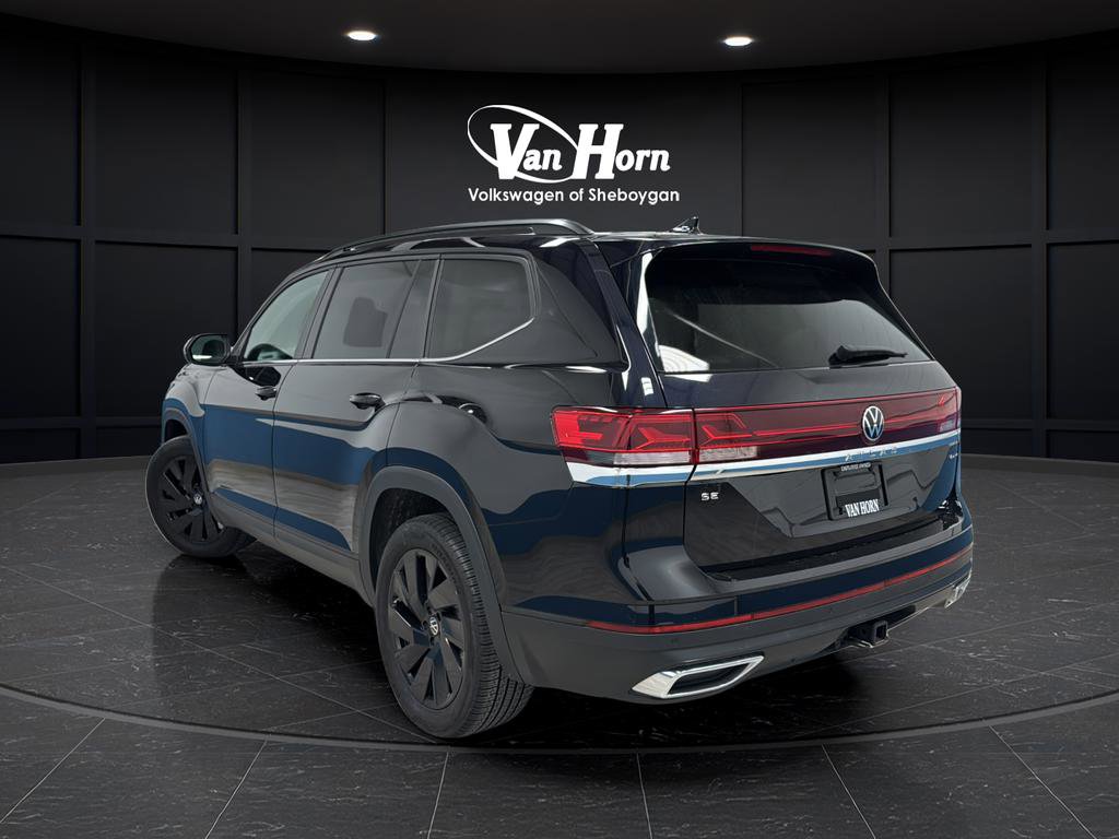 Used 2024 Volkswagen Atlas SE w/ Black Wheel Package image 5