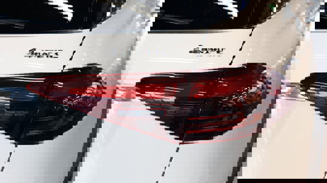 Used 2024 Mercedes-Benz GLE 350 4MATIC w/ Driver Assistance Package image 14