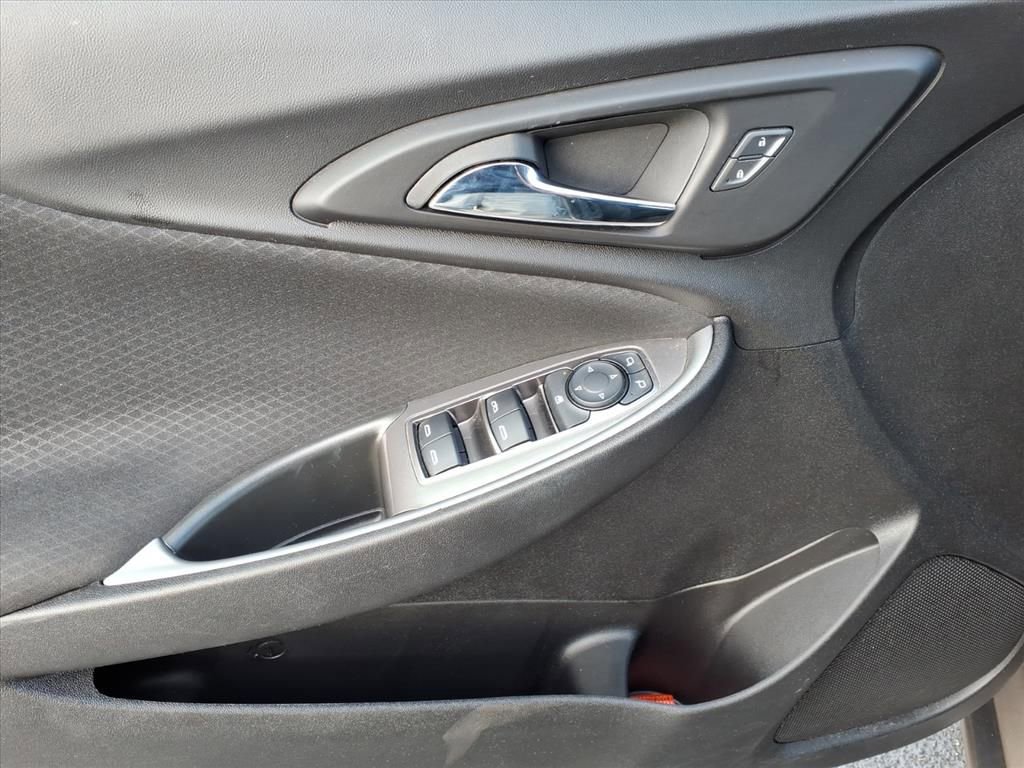 Used 2025 Chevrolet Malibu LT image 11