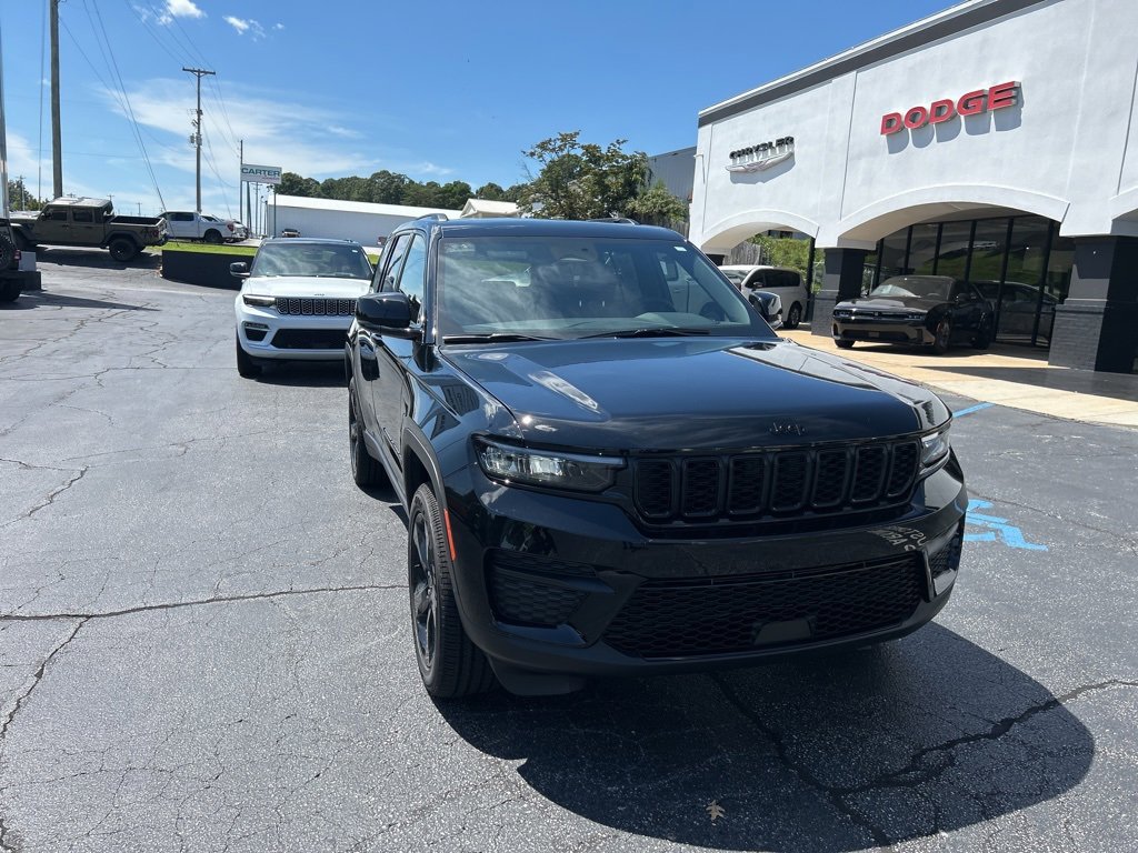 New 2025 Jeep Grand Cherokee Altitude