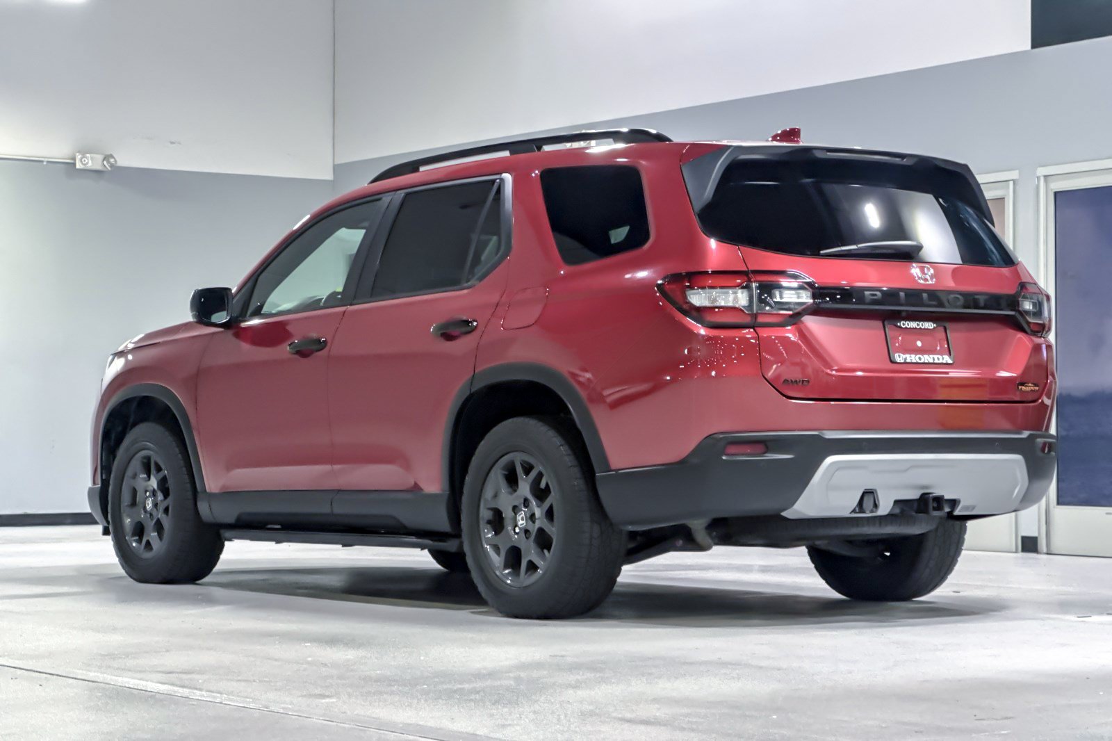 Used 2023 Honda Pilot TrailSport image 3