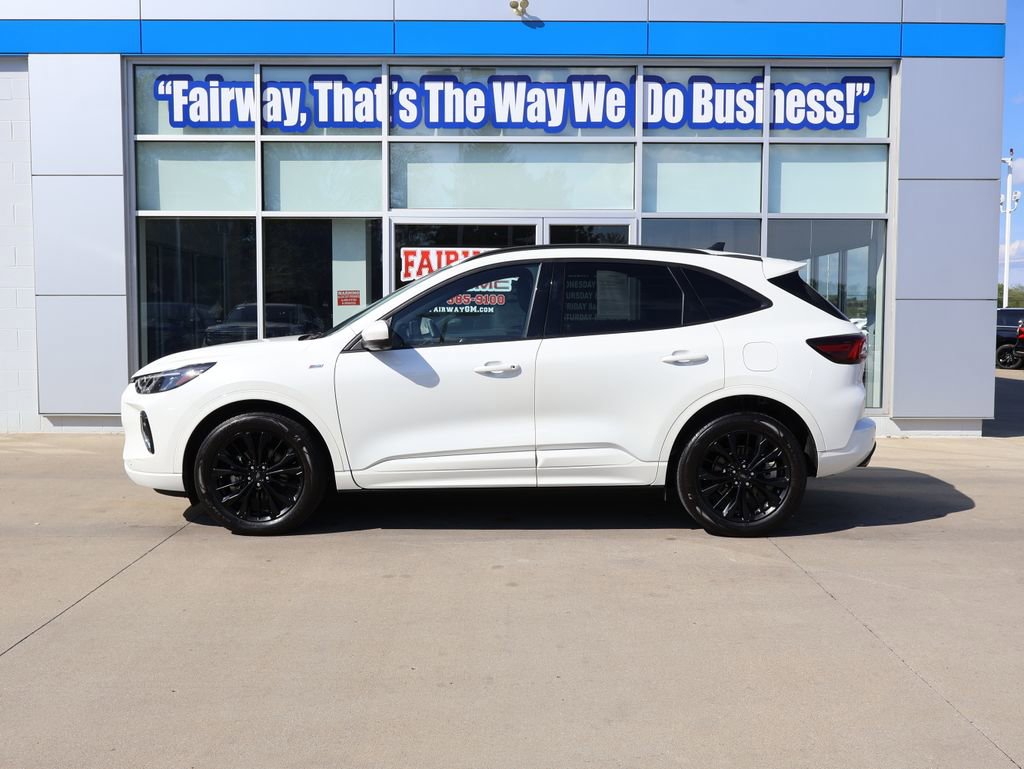 Used 2023 Ford Escape ST-Line Elite AWD/4WD image 7