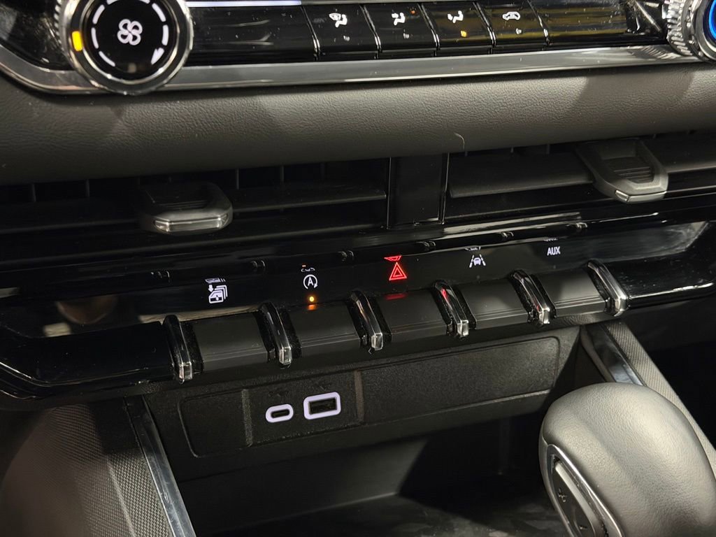 Certified 2024 GMC Canyon Elevation image 16