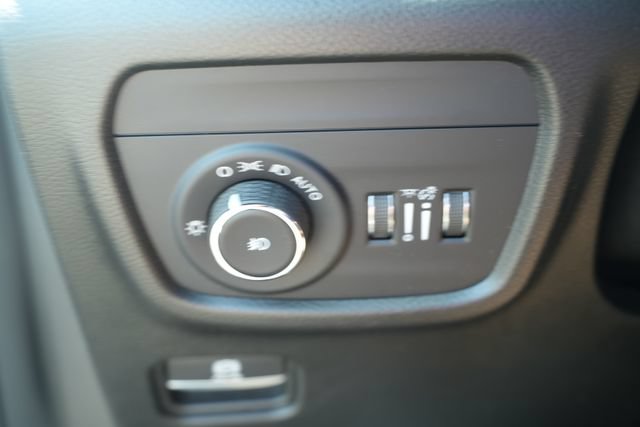 Used 2023 Jeep Grand Cherokee L Limited w/ Luxury Tech Group II AWD/4WD image 37