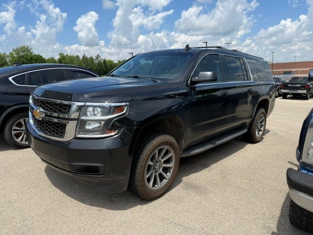 Used 2017 Chevrolet Suburban LT AWD/4WD image 4
