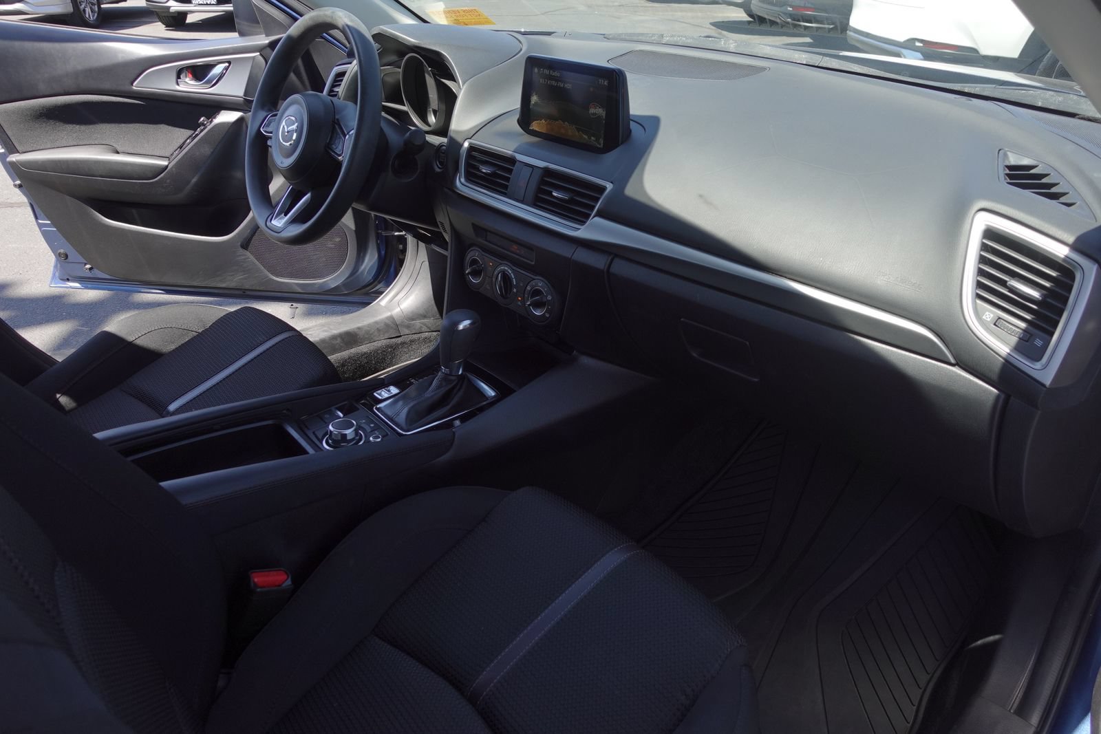 Used 2018 MAZDA MAZDA3 Sport w/ Preferred Equipment Package FWD image 11