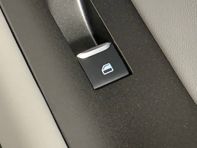 Used 2025 Ford Explorer Active w/ Active Comfort Package image 37