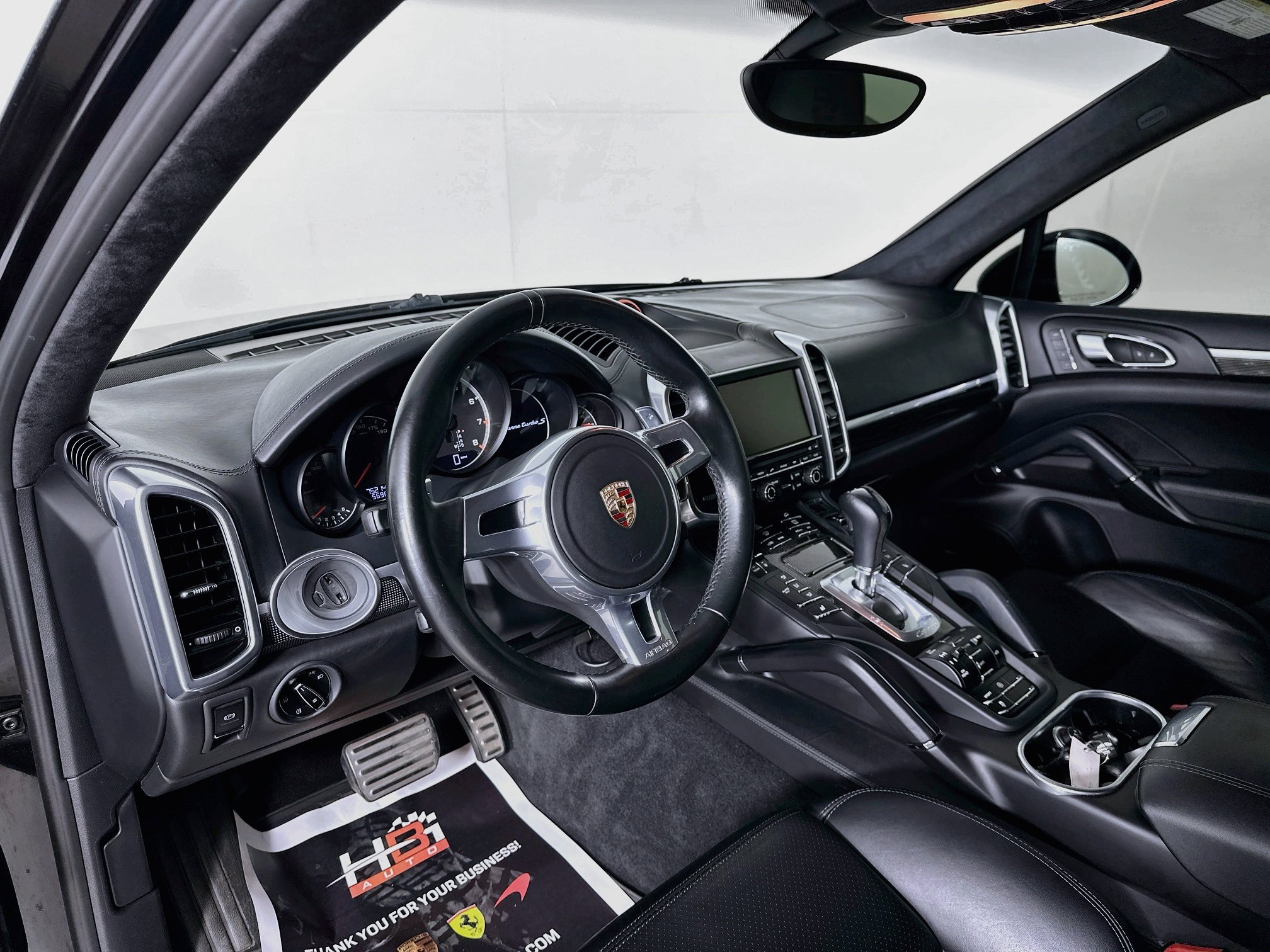 Used 2014 Porsche Cayenne Turbo S AWD/4WD image 10