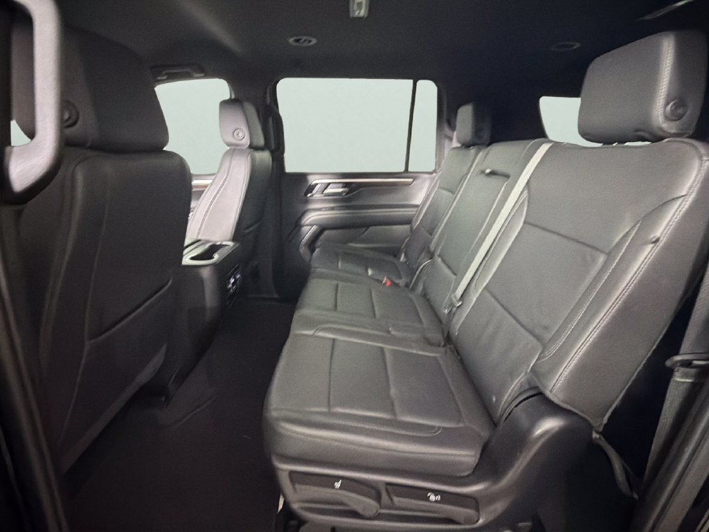 Certified 2025 Chevrolet Suburban LT AWD/4WD image 27