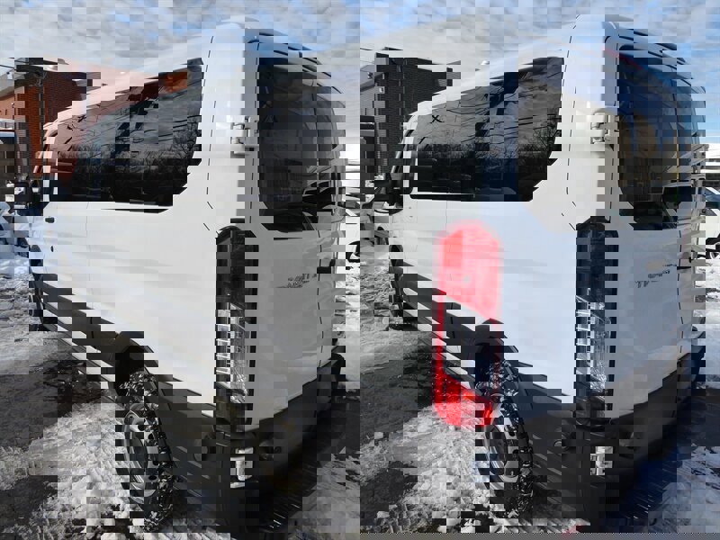 Used 2015 Ford Transit 350 XL image 5