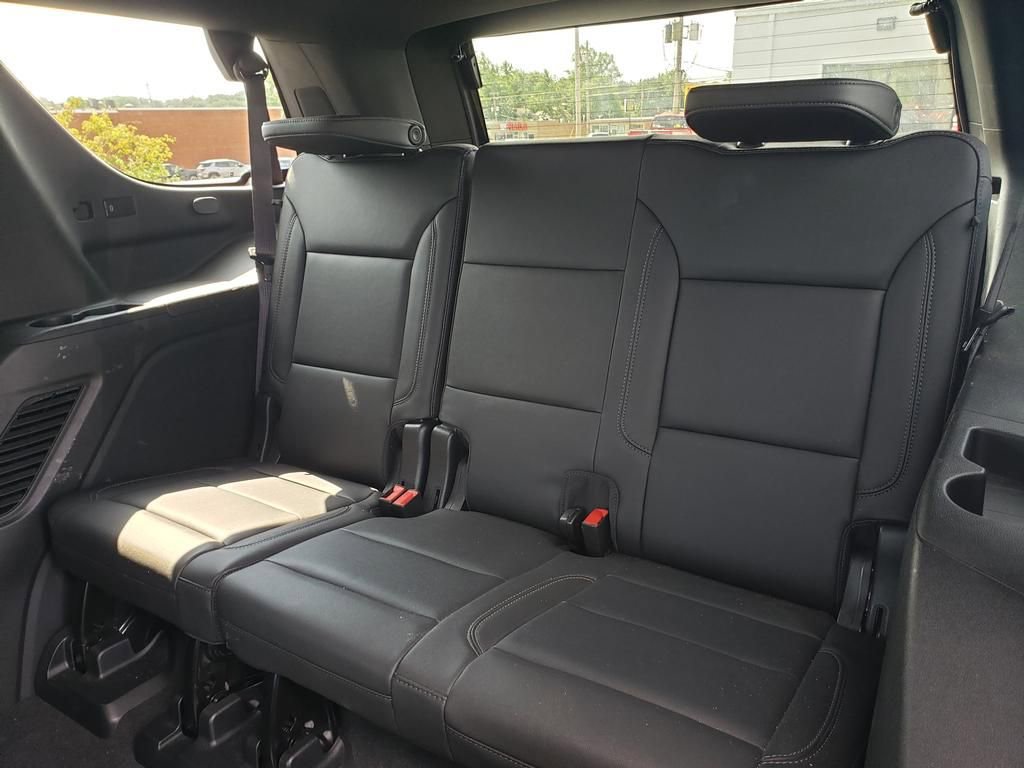 Used 2022 Chevrolet Tahoe LT w/ LT Signature Package image 17