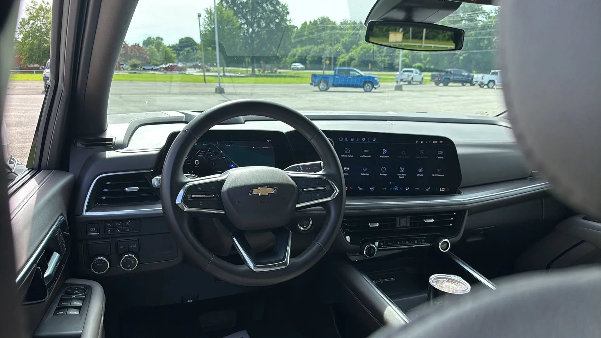 Used 2025 Chevrolet Tahoe LT RWD image 17
