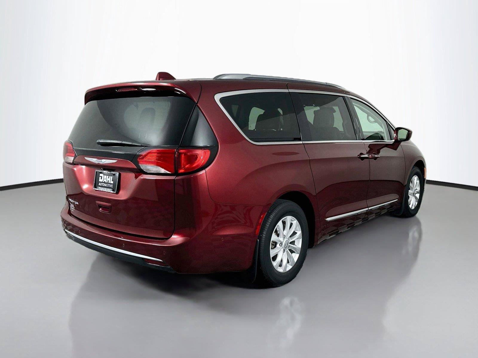 Used 2018 Chrysler Pacifica Touring-L w/ Advanced Safetytec Group FWD image 13