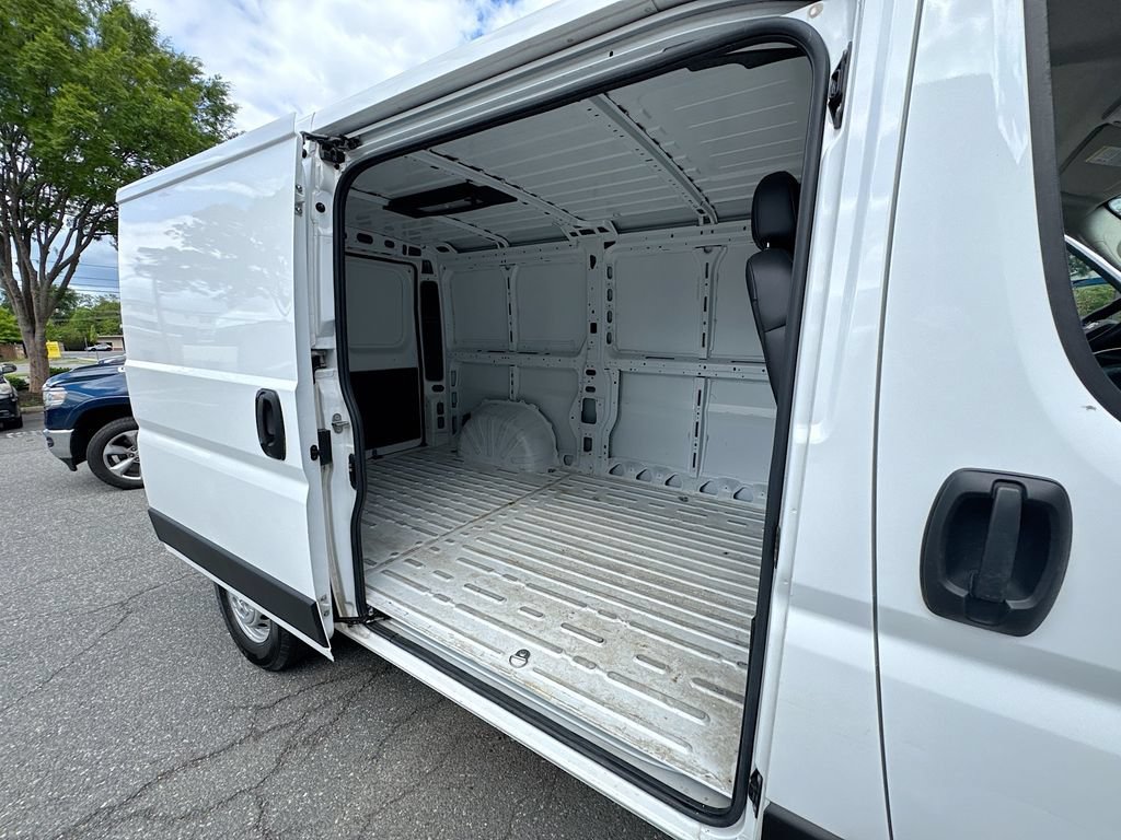 Used 2025 RAM ProMaster 2500 w/ Convenience Group FWD image 22