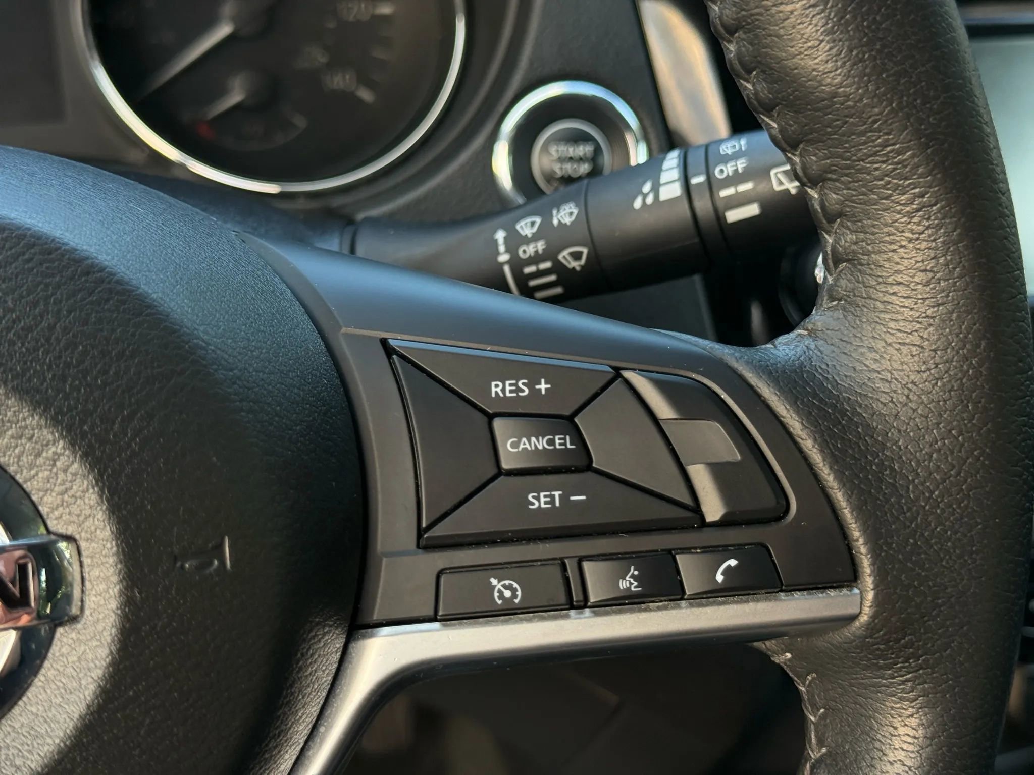 Used 2020 Nissan Rogue SV image 37