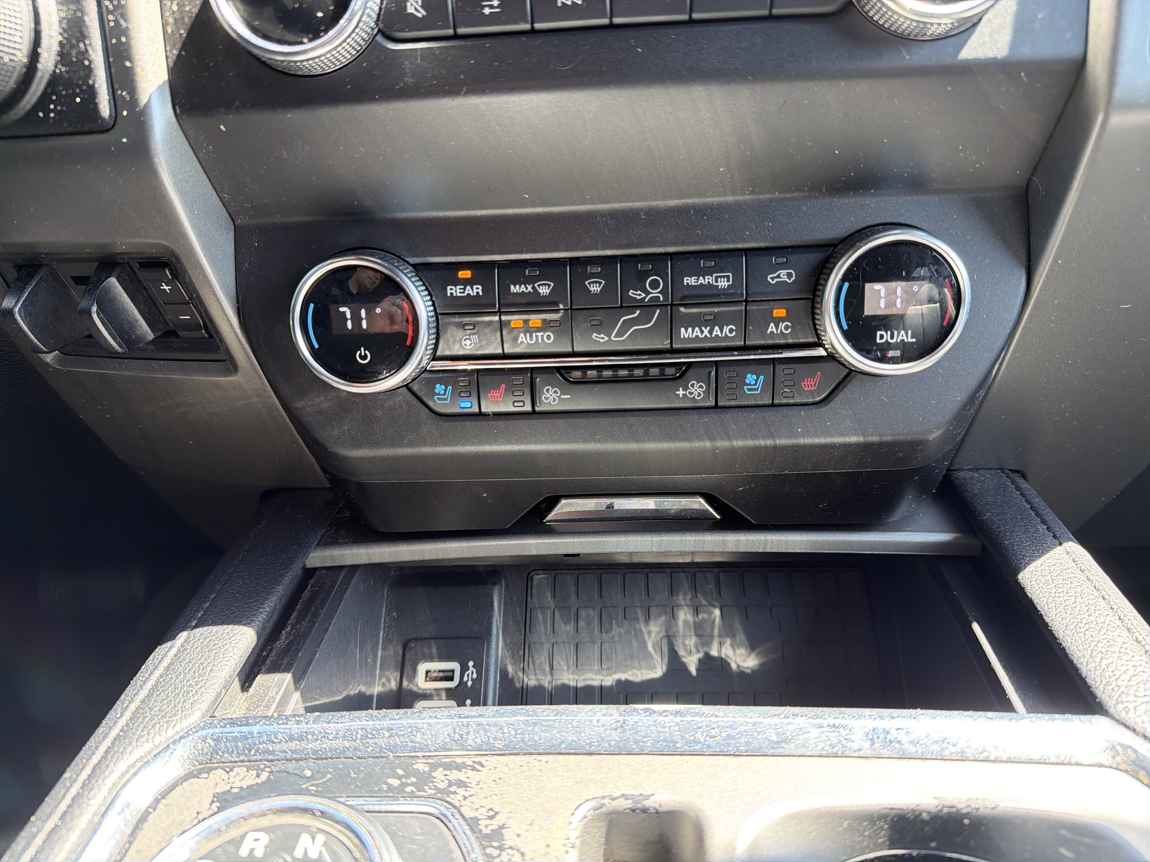 Used 2019 Ford Expedition Max XLT w/ Equipment Group 202A AWD/4WD image 28