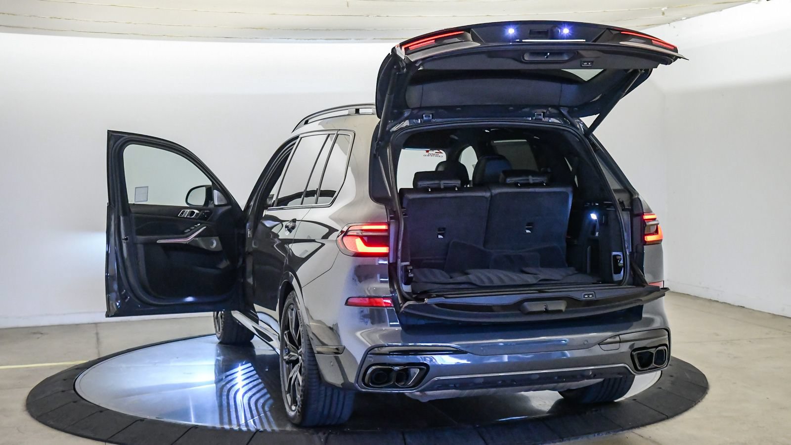 Used 2024 BMW X7 M60i w/ Climate Comfort Package AWD/4WD image 37
