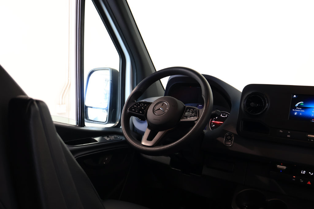 Used 2023 Mercedes-Benz Sprinter 2500 image 23