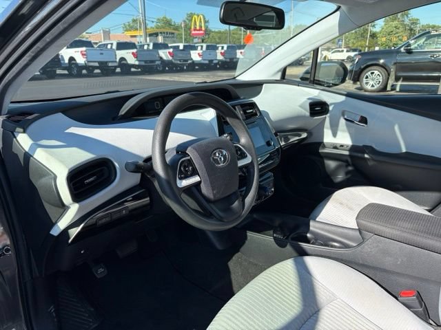 Used 2016 Toyota Prius Two FWD image 17
