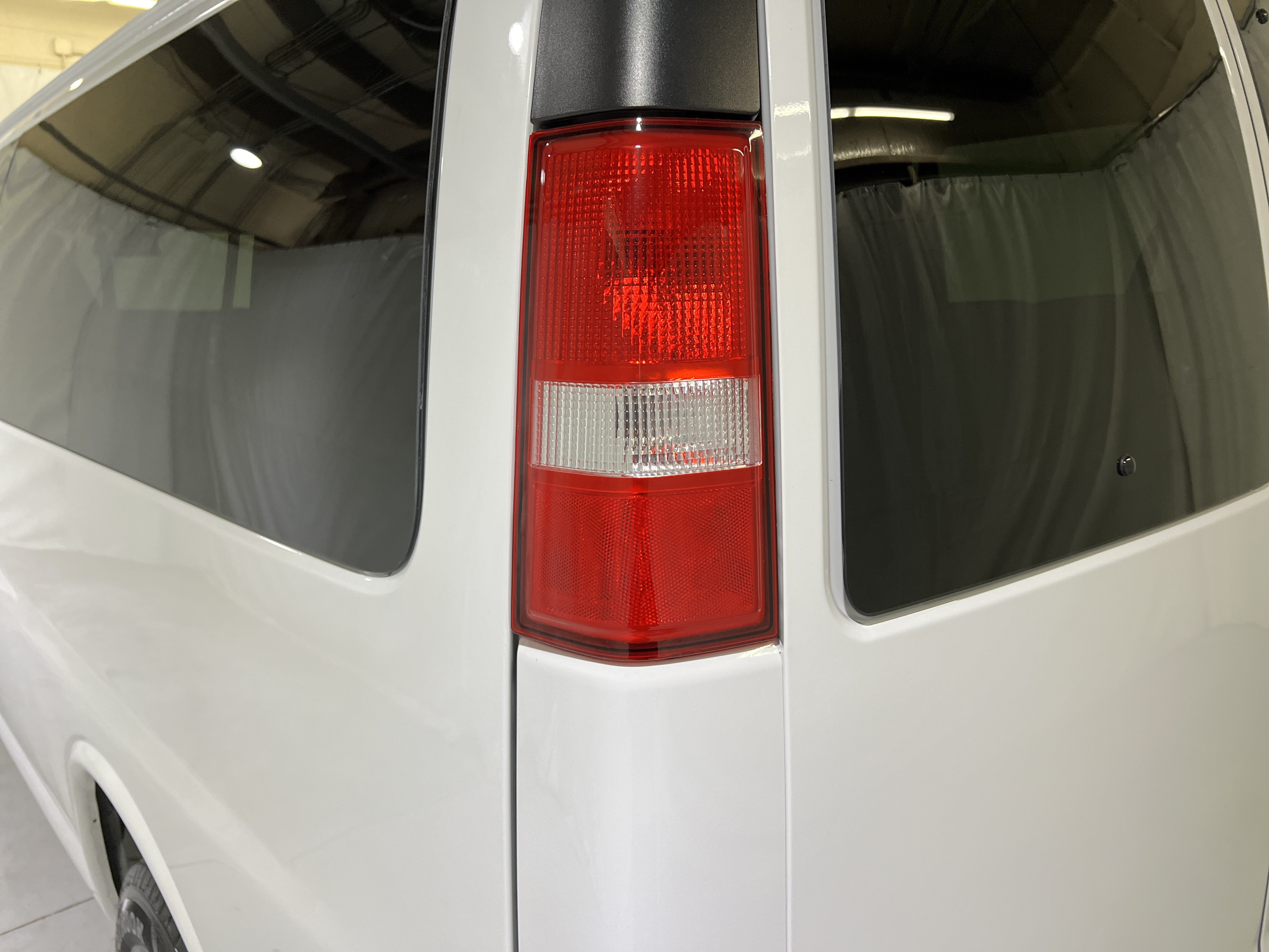 Certified 2025 Chevrolet Express 3500 LT w/ LT Preferred Equipment Group RWD image 10