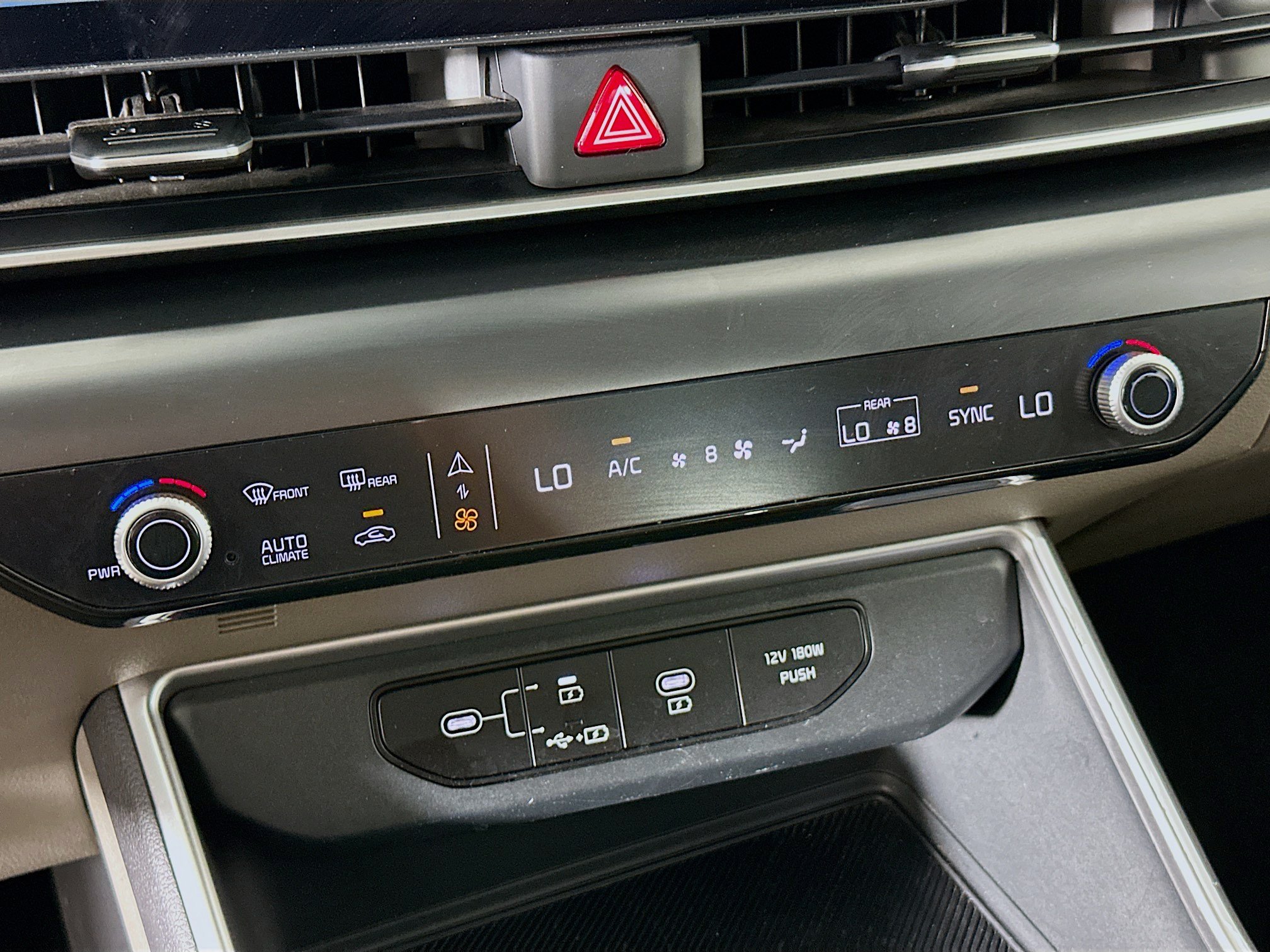 Used 2026 Kia Carnival FWD image 23