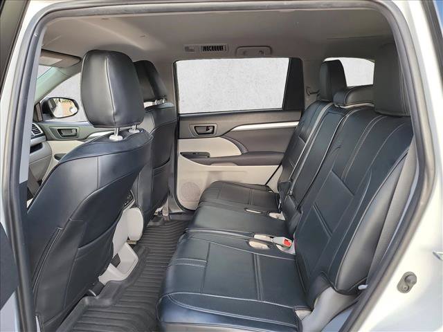 Used 2019 Toyota Highlander LE FWD image 14