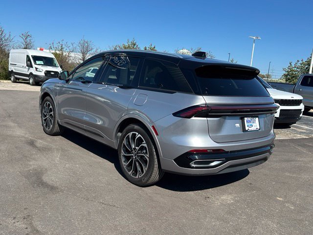 Used 2025 Lincoln Nautilus Reserve AWD/4WD image 5