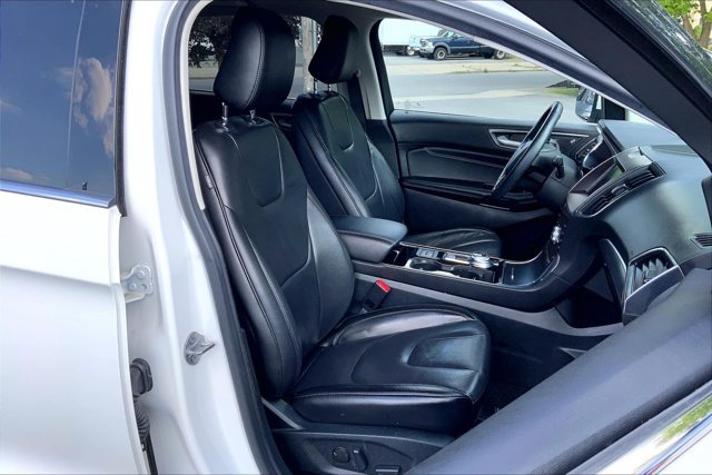 Used 2020 Ford Edge Titanium AWD/4WD image 6
