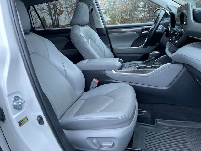 Used 2023 Toyota Highlander Limited AWD/4WD image 28