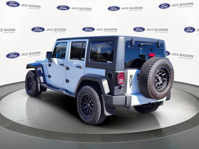 Used 2014 Jeep Wrangler Unlimited Sahara w/ Connectivity Group AWD/4WD image 3
