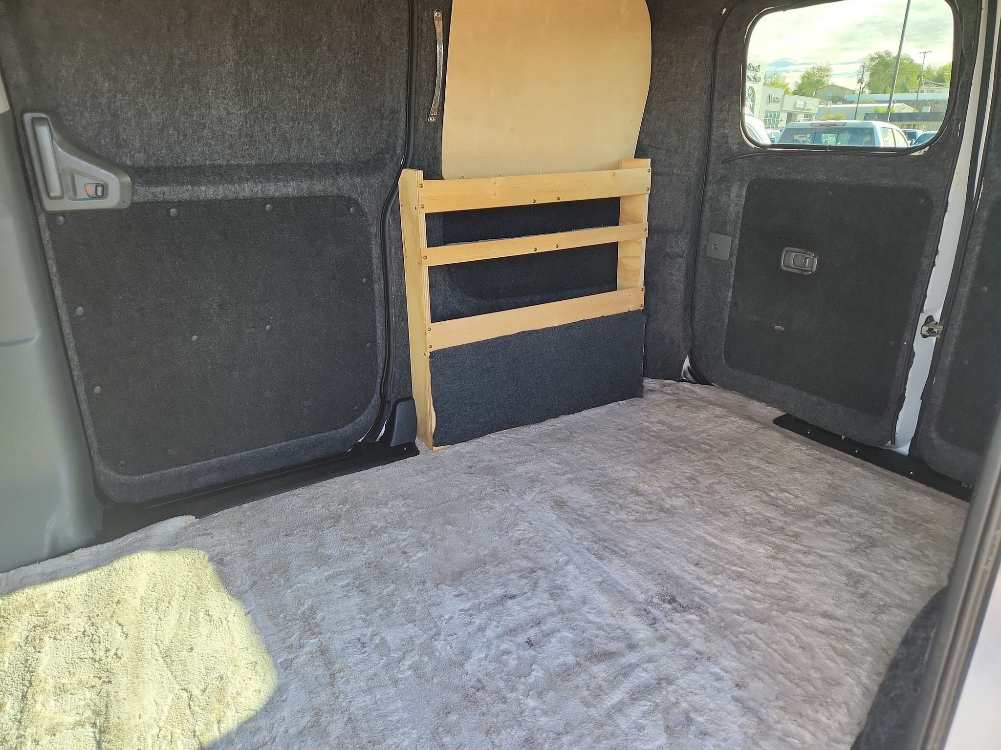 Used 2017 Nissan NV200 S FWD image 9