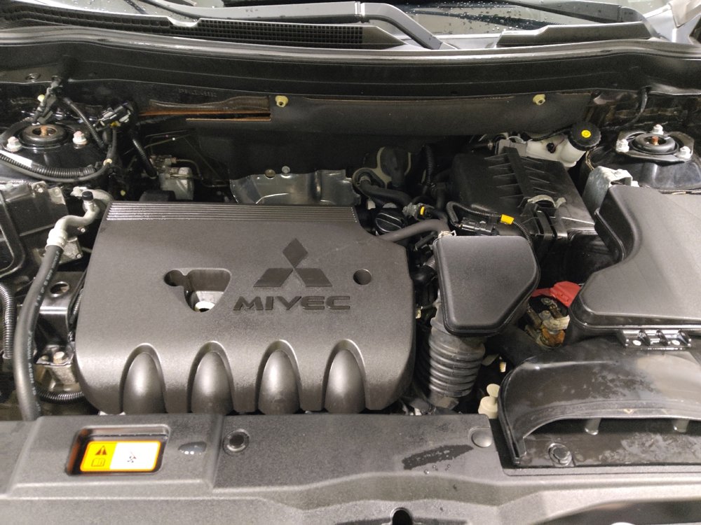 Used 2020 Mitsubishi Outlander ES image 30