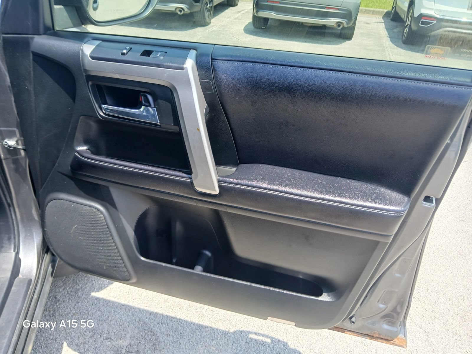 Used 2017 Toyota 4Runner SR5 AWD/4WD image 13