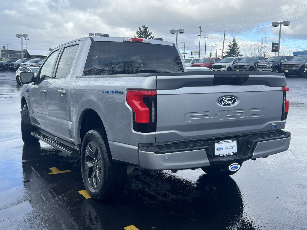 Used 2025 Ford F150 Lightning Flash image 11