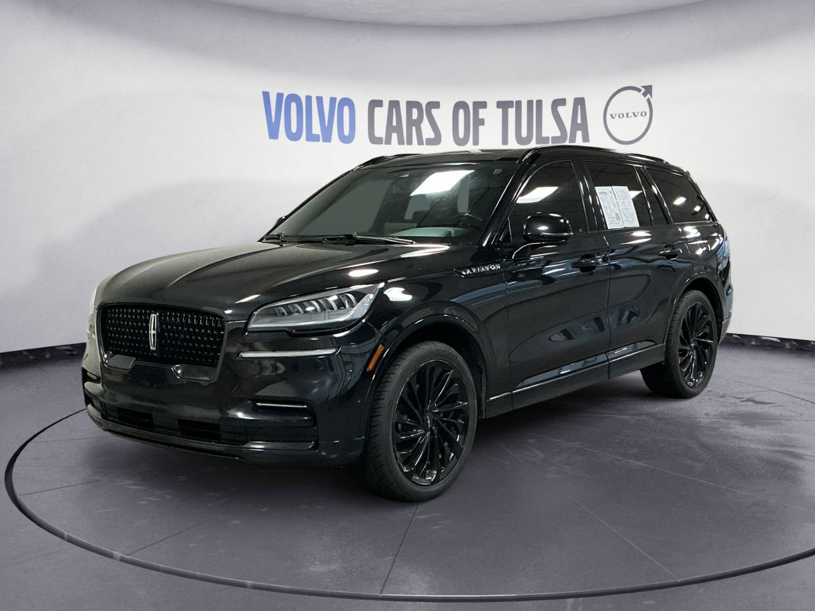 Certified 2023 Lincoln Aviator Reserve w/ Jet Appearance Package AWD/4WD image 1