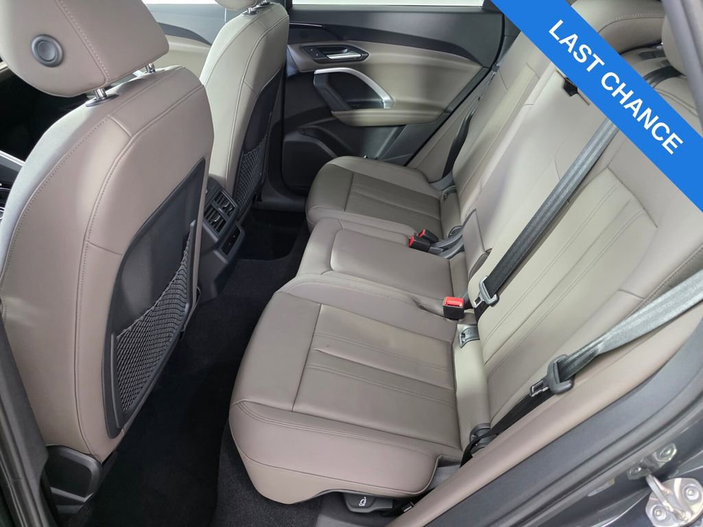 Used 2025 Audi Q5 Premium image 14