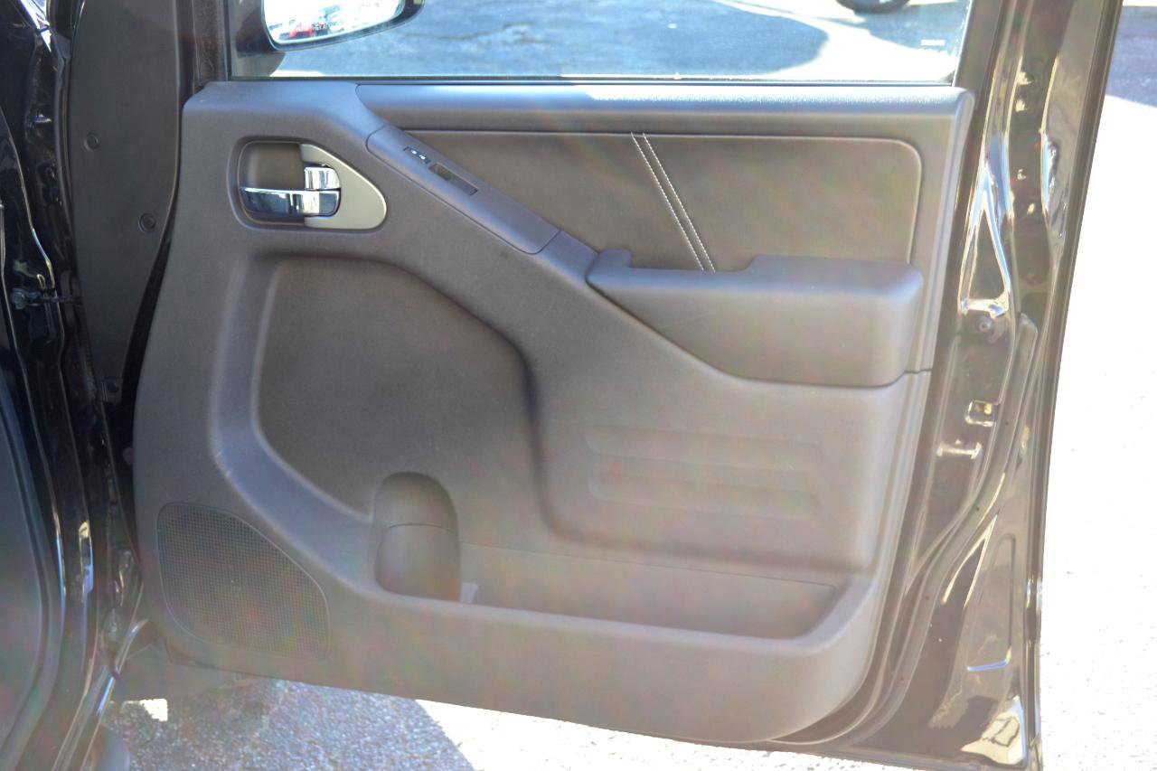 Used 2016 Nissan Frontier PRO-4X w/ Pro-4x Luxury Package image 35