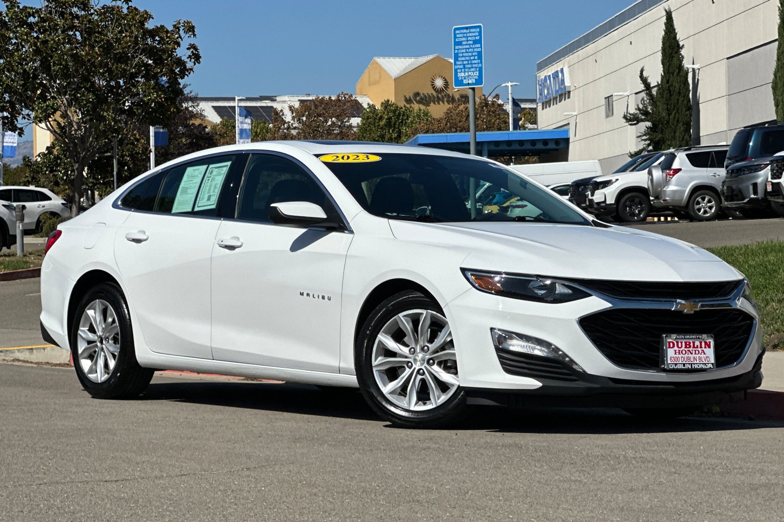 Used 2023 Chevrolet Malibu LT FWD image 2