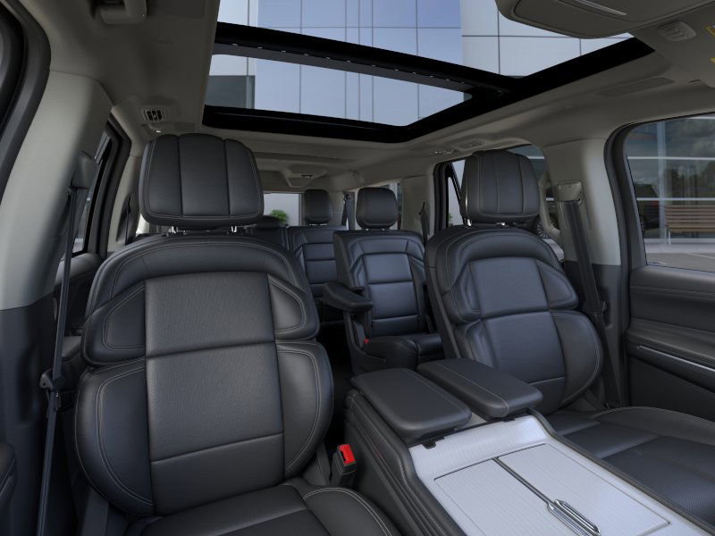 New 2025 Lincoln Navigator L Reserve image 32