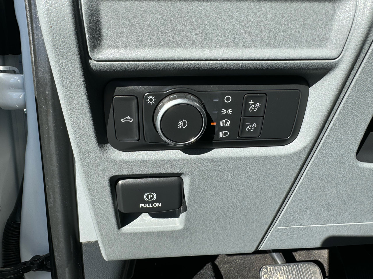 Used 2022 Ford F150 XLT w/ Trailer Tow Package image 23