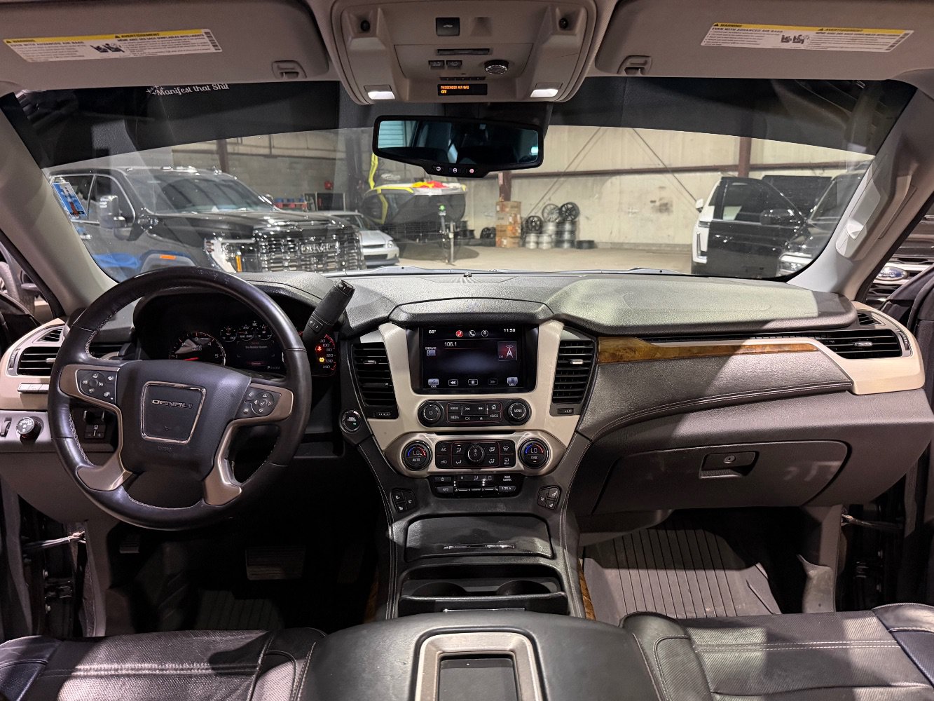 Used 2015 GMC Yukon XL Denali w/ Touring Package RWD image 29