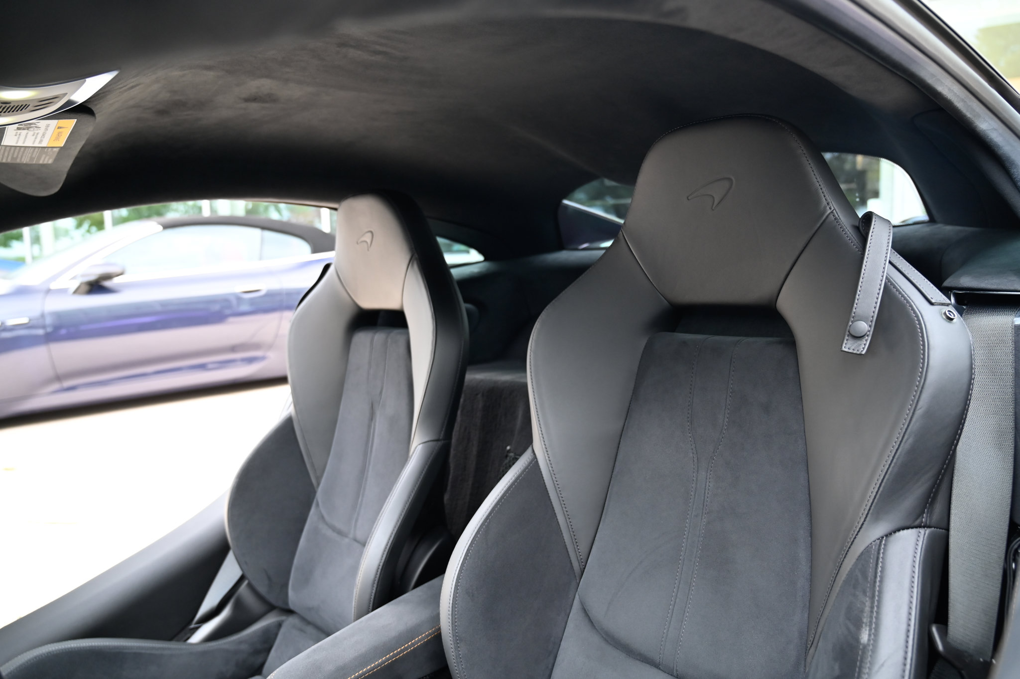 Used 2019 McLaren 600LT RWD image 17